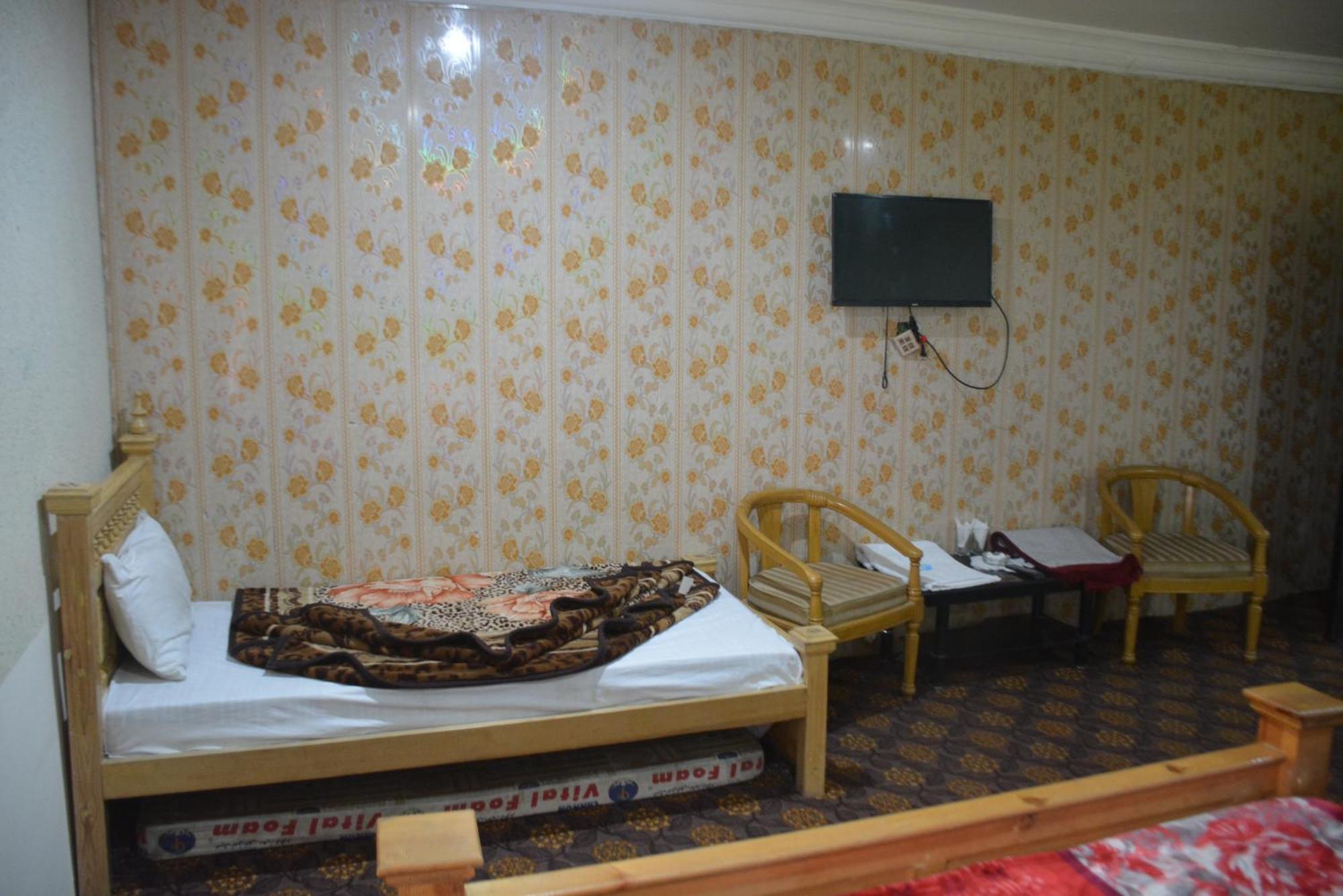 Hotel Pine Hills, Naran Exterior photo